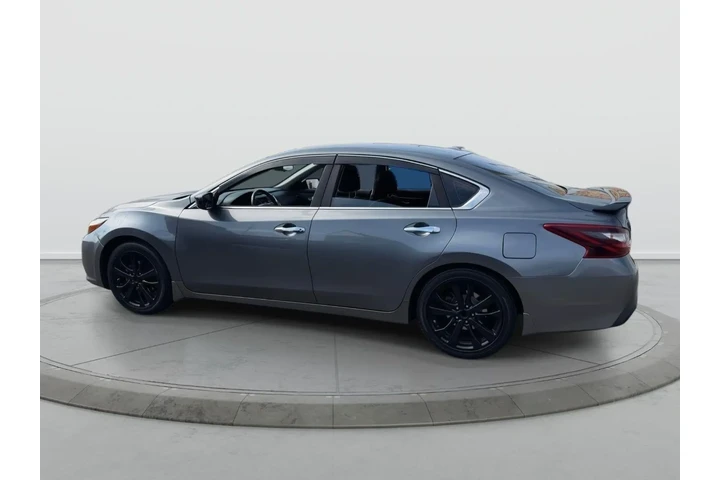 $9487 : Nissan Altima 2017 2.5 SR 4d image 4
