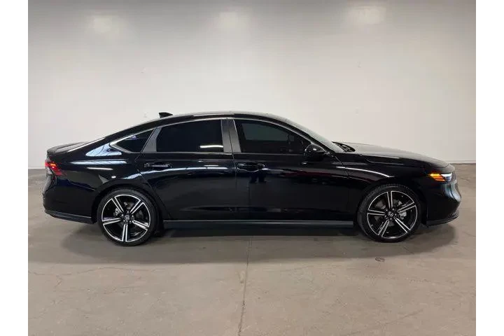 $24932 : Honda Accord Hybrid 2023 image 2