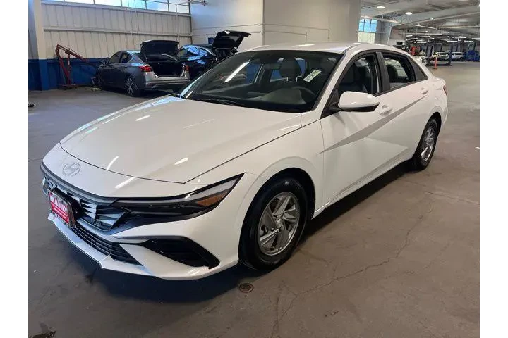 $19947 : Hyundai ELANTRA 2024 SE 4dr image 7