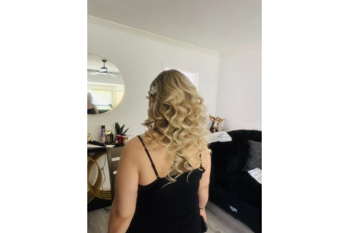 $$MAQUILLAJE$$PEINADOS$$ image 1
