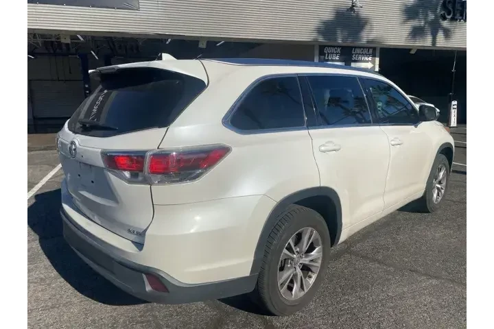 $17299 : Toyota Highlander 2015 XLE 4 image 5