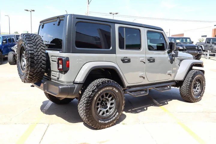 $32587 : 2018 Wrangler Unlimited Sahar image 5