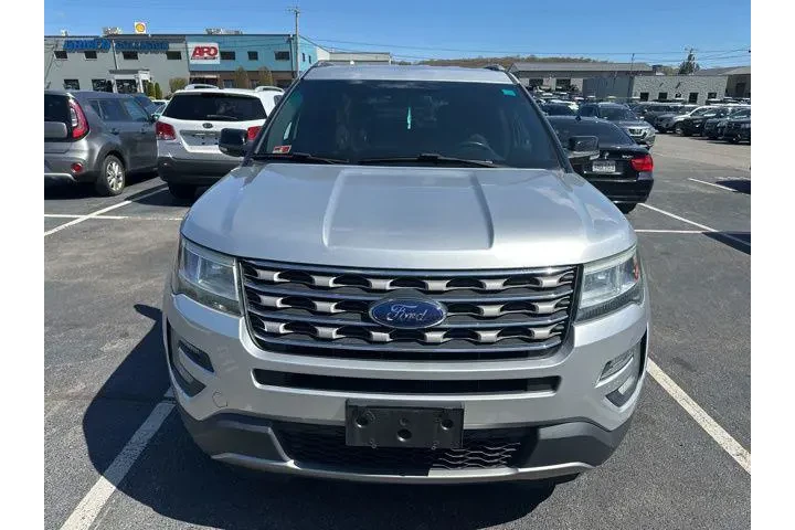 $15311 : Ford Explorer 2017 AWD XLT 4 image 2