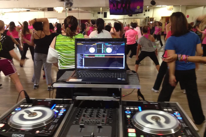 DJ A SUS ORDENES image 4