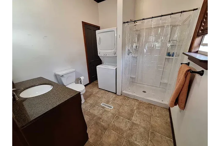 $700 : 1 beds and 1 baths available image 5