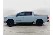 $28888 : Nissan Titan 2019 4x4 S 4dr thumbnail