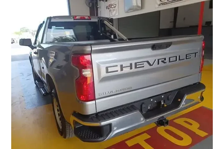 $32813 : Chevrolet Silverado 1500 202 image 2