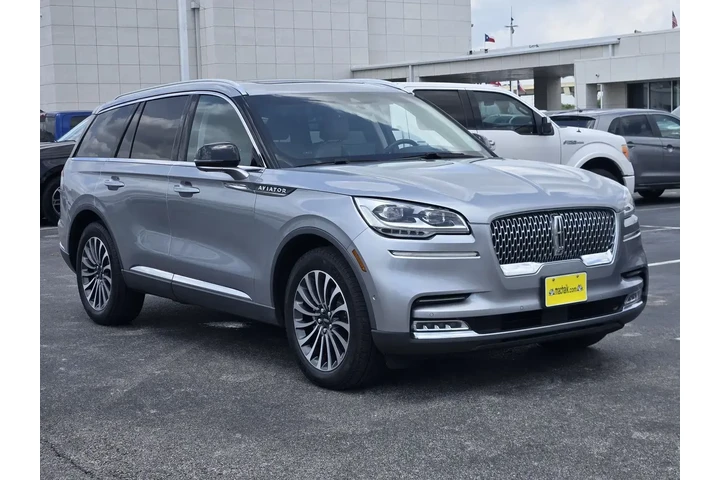 $39494 : Lincoln Aviator 2022 AWD Res image 3