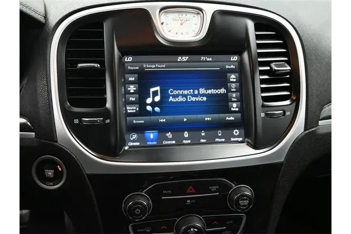 $20869 : Chrysler 300 2020 Limited 4d image 9