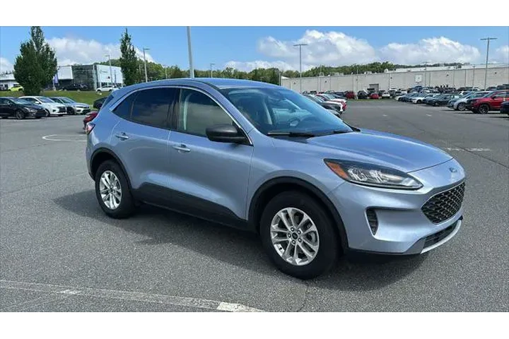 $21299 : Ford Escape 2022 AWD SE 4dr image 2