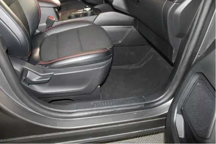 $22800 : Ford Escape 2025 ST-Line 4dr image 10