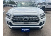 $26995 : Toyota Tacoma 2017 4x4 TRD P thumbnail
