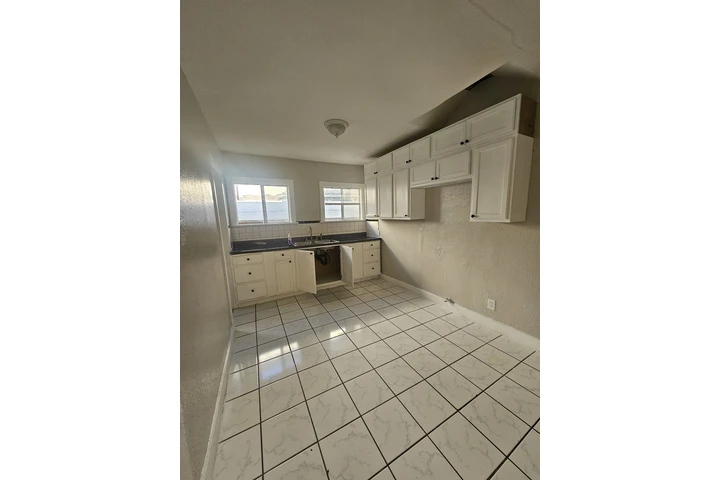 $1825 : Apartamento De Renta image 2