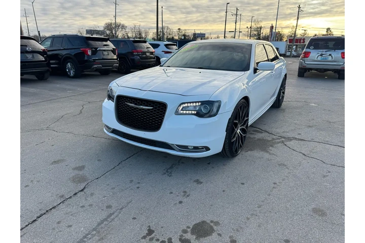 $14450 : 2018 300 300S RWD image 6