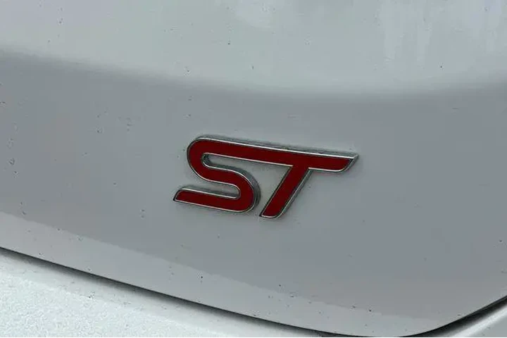 $29662 : Ford Edge 2022 AWD ST 4dr Cr image 9