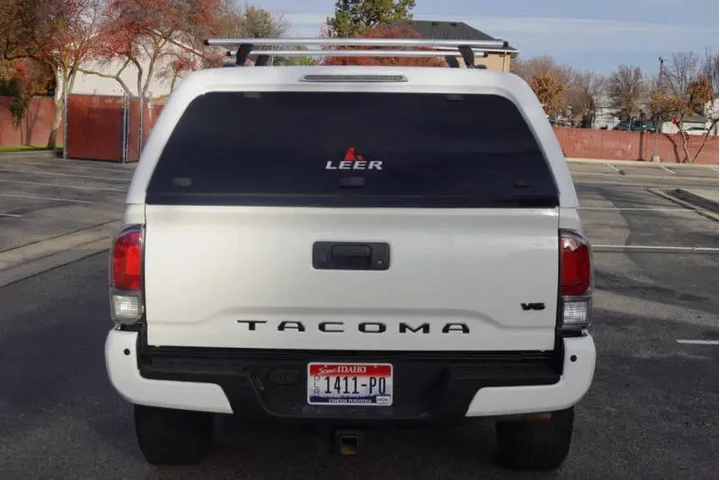 2023 Tacoma TRD Off-Road image 5