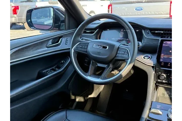 $30699 : Jeep Grand Cherokee 2024 4x4 image 10