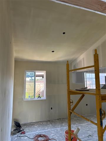 Drywall tapping Chuy image 10