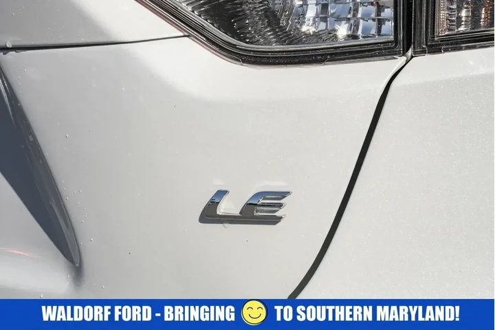 $20399 : Toyota Corolla 2025 LE 4dr S image 7