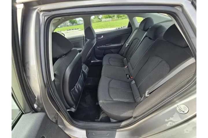 $9995 : 2017 Optima LX image 9