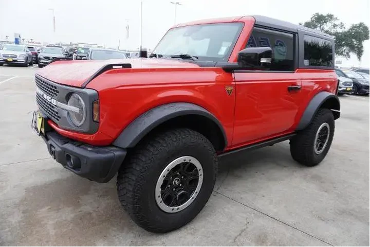 $39988 : Ford Bronco 2023 4x4 Base Ad image 3
