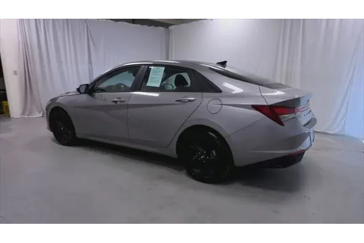 $20095 : Hyundai ELANTRA 2023 SEL 4dr image 6