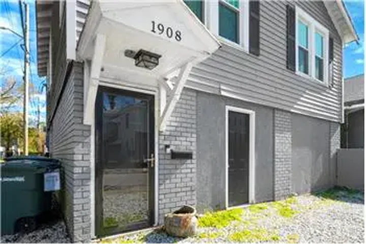 $1700 : Rental property with 2 bedro image 3