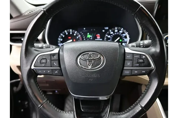 $29495 : Toyota Highlander 2021 XLE 4 image 8