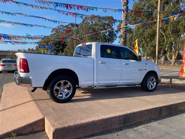 $26999 : 2018 RAM 1500 SLT image 4