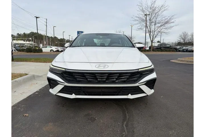 $19795 : Hyundai ELANTRA 2024 SEL 4dr image 2