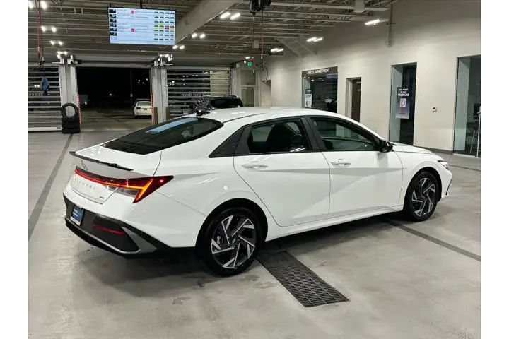 $29220 : Hyundai ELANTRA Hybrid 2025 image 8