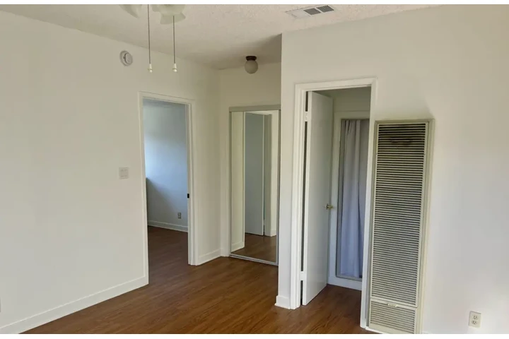 $1500 : AVAILABLE FOR RENT image 2