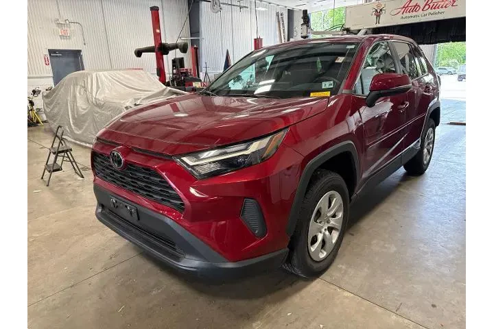 $30500 : Toyota RAV4 2023 AWD LE 4dr image 1