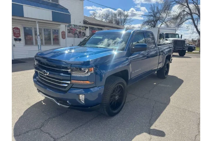 $16990 : 2017 Silverado 1500 LT Z71 image 3