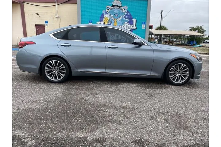 $13666 : Hyundai Genesis 2015 3.8L 4d image 2