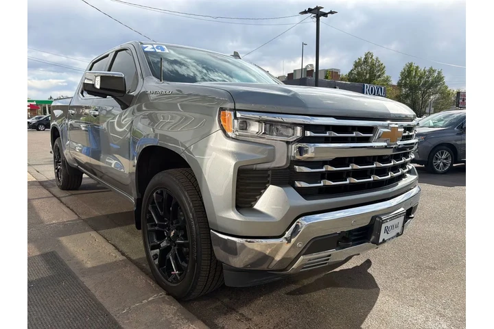 $35995 : 2024 Silverado 1500 4WD Crew image 3