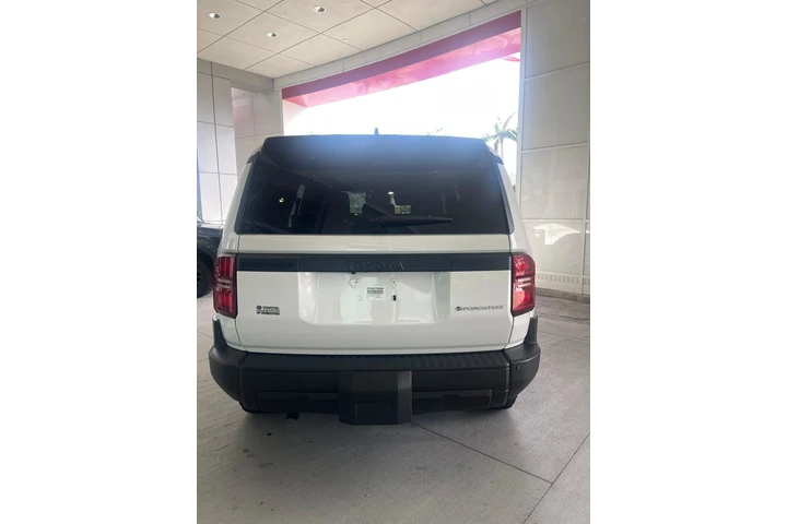 Toyota Land Cruiser image 6