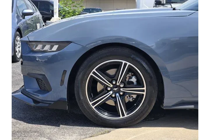 $31991 : Ford Mustang 2025 EcoBoost 2 image 9