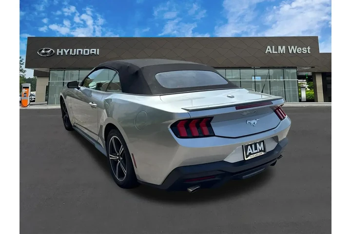 $32420 : Ford Mustang 2025 EcoBoost 2 image 8