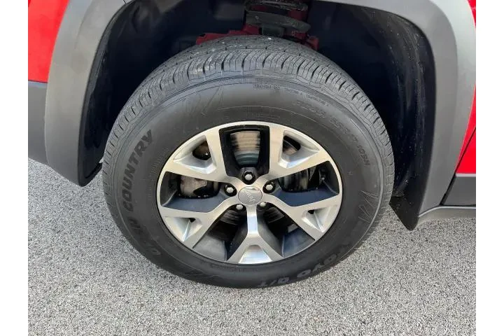 $9179 : Jeep Cherokee 2017 4x4 Trail image 7