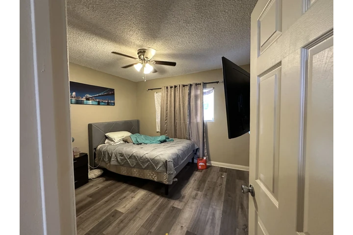 $1000 : Rento un cuarto image 3
