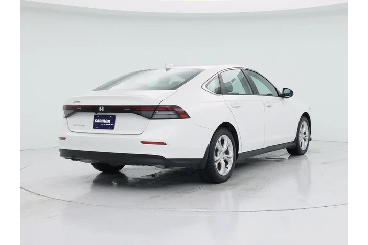 $26998 : Honda Accord 2024 LX 4dr Sed image 8