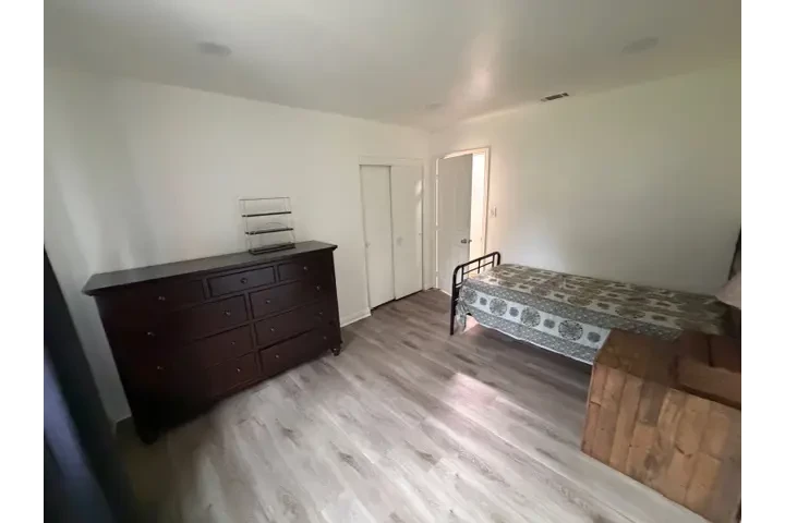 $900 : CUARTO image 3