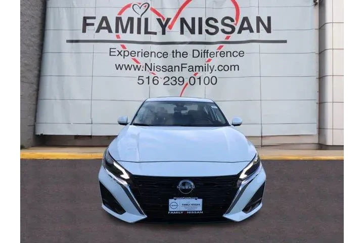 $28709 : Nissan Altima 2023 AWD 2.5 S image 2
