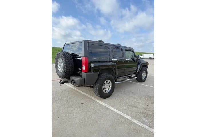 $14995 : 2010 HUMMER H3 Alpha image 10