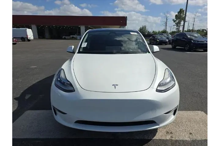 $29493 : Tesla Model Y 2023 AWD 4dr C image 2