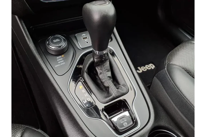 $11900 : Jeep Cherokee 2019 4x4 Limit image 9