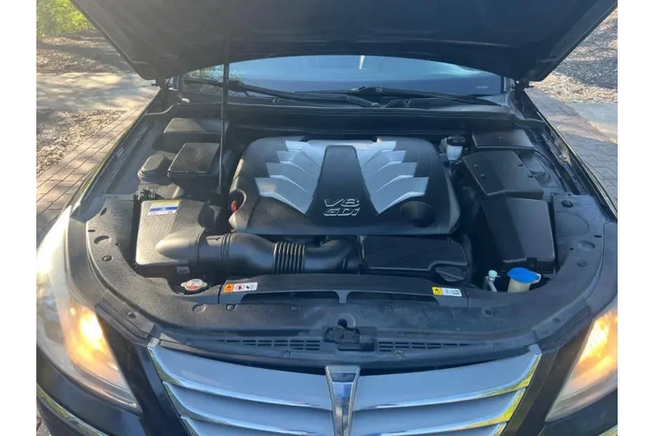 $5999 : 2012 Genesis 5.0L R-Spec image 9