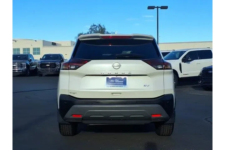 $21821 : Nissan Rogue 2023 SV 4dr Cro image 5