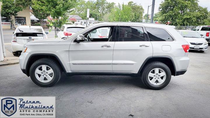 2012 Grand Cherokee Laredo 4WD image 6